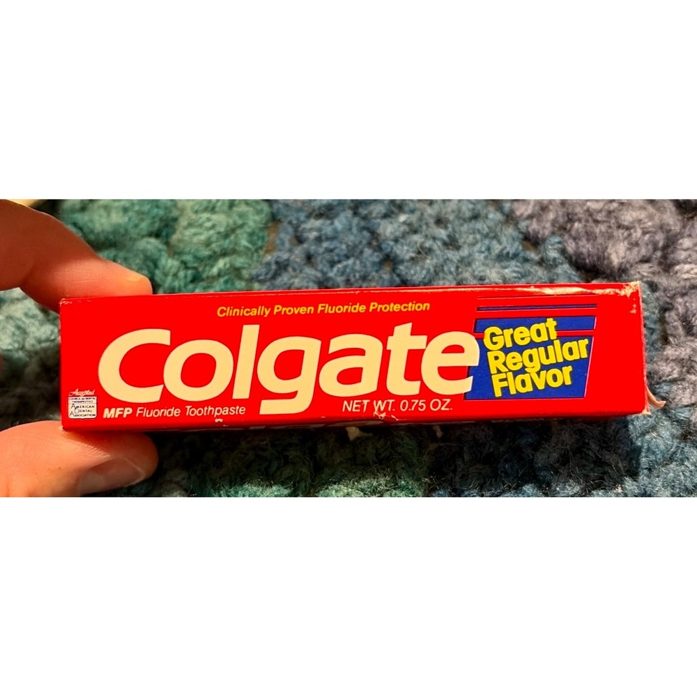Set of 2 Vintage Colgate MFP Toothpaste Great Regular Flavor Travel Size 0.75 oz - Picture 3 of 6